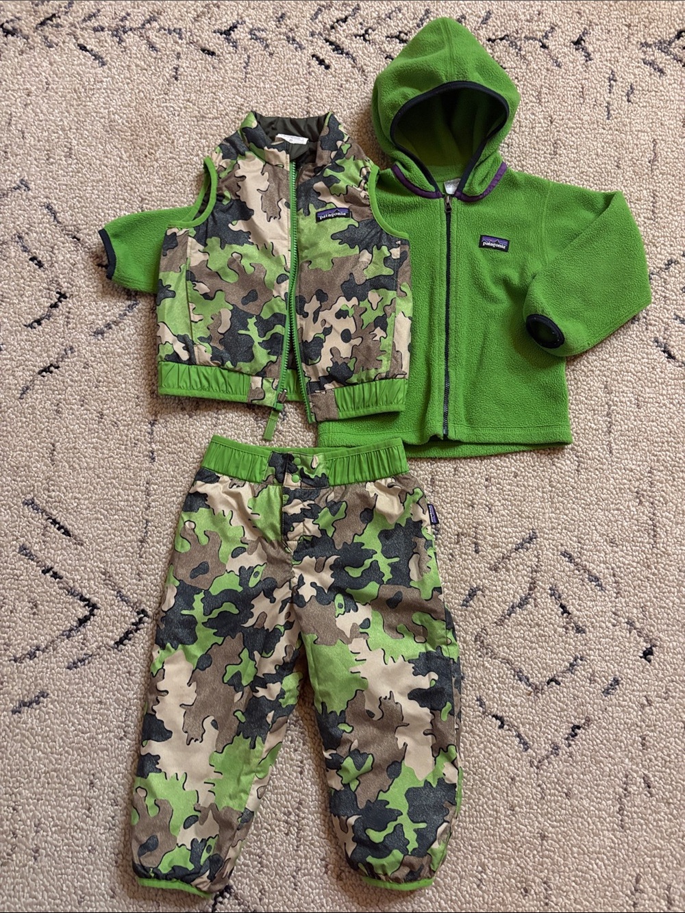 Patagonia Green Fleece Hoodie with Green Camo Vest & Pants Set 2 T